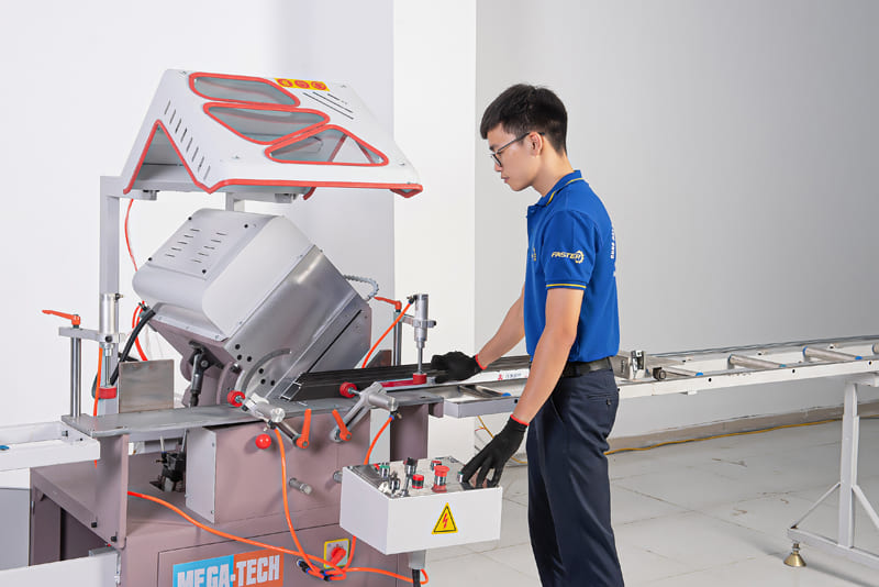 máy cắt nhôm 1 đầu 08-1